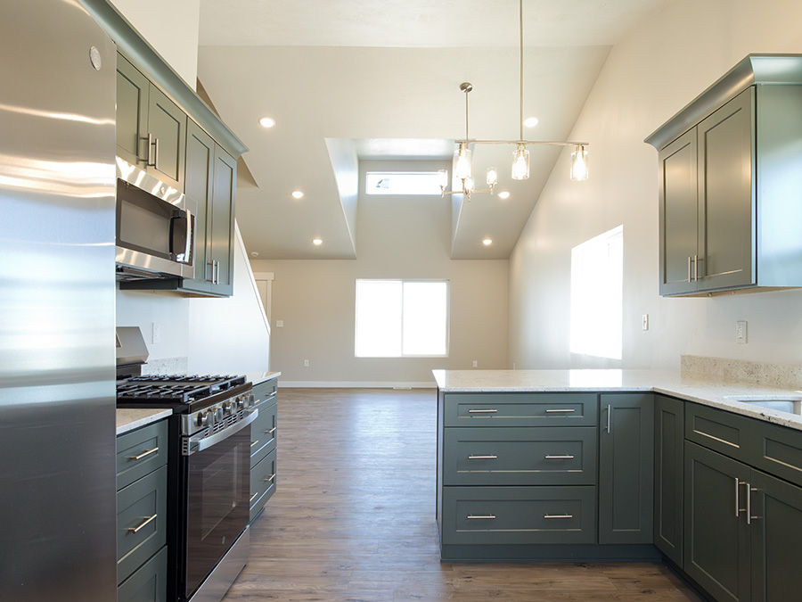 Gutenberg_Dormer_Expanded_Kitchen_Shaker_Ivy_Cabinets_Cotton_White_Granite_Aged_Cedar_Titanium_Flooring-WEB.jpg.jpg